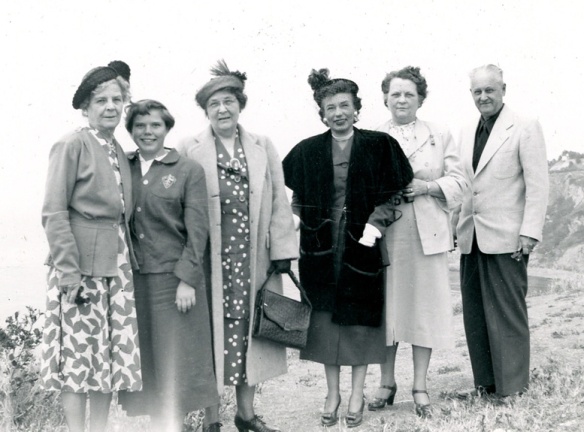L-R: Unknown, Unknown, Edith Huckins Norris, Unknown, Florence Huckins Duncan, Thomas Leroy Duncan. Early 1950s?